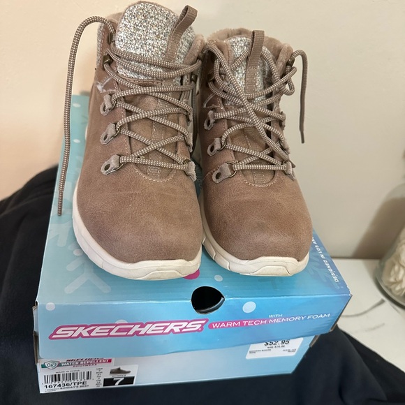 Skechers Shoes - Skechers Women's Taupe/Tan Water Repellent Sunday’s Best Boots NWT